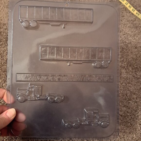 Vintage 1983 Care Bears,Wilton Pooh&Tigger 90's Plastic Candy/Choc Molds,Sports - Picture 4 of 15